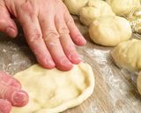 Фото кроку 7 до Булочки с сосисками из дрожжевого теста. Мягкие и пышные | Sausage buns from yeast dough.