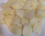 Foto del paso 1 de la receta: Patatas guisadas con bacalao
