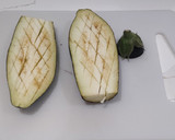 Foto del paso 1 de la receta: Berenjenas rellenas de cebolla y pimientos