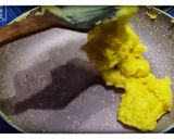 झटपट मिल्कपावडर पासून केशर पेढे.. (Instant Milk Powder Kesar Peda Recipe In Marathi) रेसिपी स्टेप 5 फोटो 