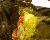 Foto langkah ke 4 dari resep Pepes Ayam bumbu kuning.