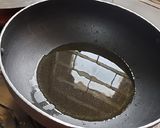 A picture of step 3 of Chinese shezwan sauce.