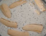 Foto langkah ke 3 dari resep Pisang Goreng Wijen Hitam.