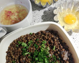 Foto del paso 5 de la receta: Ensalada de lentejas aromáticas y huevo escalfado al horno