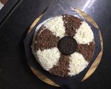 A picture of step 13 of Oreo Ice cream cake.