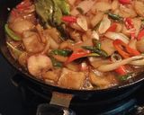 Foto langkah ke 2 dari resep Kulit Sapi Pedas Saus Teriyaki.