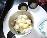 A picture of step 2 of Samak Rice Pancake (Farali).