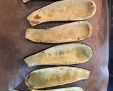 Une image de l'étape 2 de Courgettes farcies au quinoa, parmesan et pignons.