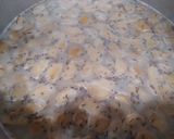 A picture of step 4 of Cream of mushrooms and sausages soup.