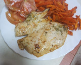 Foto del paso 4 de la receta: Gallo asado con batata frita y tomate aliñado