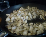 Foto del paso 1 de la receta: Salteado de pollo y champiñones con jengibre