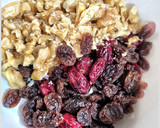 Foto del paso 1 de la receta: Budín con nueces, arándanos y pasas