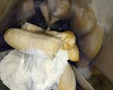 A picture of step 1 of Banana Vanilla milkshake.