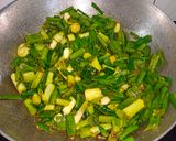 રીંગણ-લીલી ડુંગળીનું શાક (Brinjal-Green Onion Sabji) રેસીપી સ્ટેપ2ફોટો