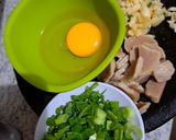 Foto langkah ke 1 dari resep Nasi Goreng Bakso.