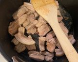 Hình bước làm 5 của món Thịt heo kho kiểu Đài Loan với trứng lòng đào (Taiwan style braised pork with boiled eggs)