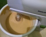 Foto langkah ke 2 dari resep Bolu kukus semangka.