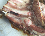 Foto del paso 1 de la receta: Costillar de Cerdo Marinado con Salsa de Soja, Humo líquido, Tomillo, Romero con Puré de Papas