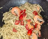 Gambar langkah 3 resipi Pasta Aglio Olio.