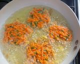Foto del paso 3 de la receta: Fritos de zanahoria con quifaros al orégano 🌿