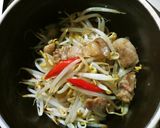 รูปขั้นตอนการทำที่ 4 ของ ผัดถั่วงอกหมูสามชั้น (ไมโครเวฟ)