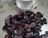 A picture of step 1 of Jamun Lassi.