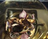 Gambar langkah 2 resipi Sup jejari Ketam Cendawan Shiitake.