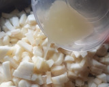 Foto del paso 1 de la receta: Persianitas de manzana y pasas de uva🍎