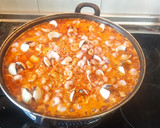 Foto del paso 10 de la receta: Arroz de pescado con gambas y almejas