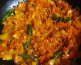 अफगानी एग ऑमलेट विदपोटॅटोजअँडटोमॅटोज (afghani egg omlet with potato' and tomato's recipe in marathi) रेसिपी स्टेप 3 फोटो 