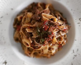 Foto del paso 6 de la receta: Tagliatelle con morcilla, piquillos y cebolla caramelizada