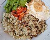 Foto langkah ke 5 dari resep Isi piring ku Nasi goreng Ijo.