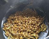 A picture of step 3 of Soya Bean Curry.