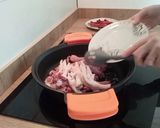 Foto del paso 1 de la receta: Arroz con patas mollejas y cuellos de pollo
