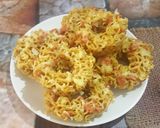 Foto langkah ke 5 dari resep Donat Indomie double Cheese.
