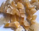 Foto del paso 3 de la receta: Coca primavera. Con frutas confitadas,lemon curd y flores