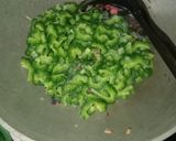 Foto langkah ke 3 dari resep Tumis Pare.