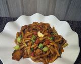Gambar langkah 5 resipi Udon Goreng Kicap.
