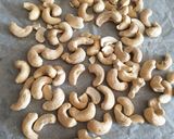 A picture of step 1 of Toasted cashew nuts.