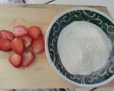 Foto langkah ke 5 dari resep Strawberry Panna Cotta.