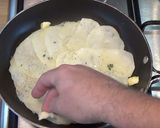 A picture of step 3 of Pommes Anna.