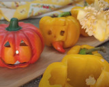 Foto del paso 3 de la receta: Pimientos rellenos de pollo y arroz negro, especial Halloween