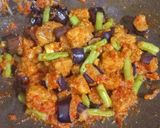 Foto langkah ke 5 dari resep Terong Tempe Buncis Masak Kecap Pedas.
