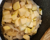Foto del paso 3 de la receta: Carrilleras ibéricas en salsa de reineta, calabacín y macademia