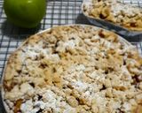 Foto langkah ke 7 dari resep Apple Crumble Pie.