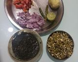 मोड आलेल्या मुगाची भेळ (mod alelya moongachi bhel recipe in marathi) रेसिपी स्टेप 1 फोटो 