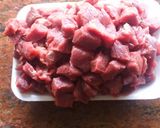 Foto del paso 2 de la receta: Coditos con solomo y cebolla