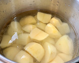 Foto del paso 1 de la receta: Patatas revolconas