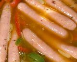 Foto del paso 3 de la receta: Longanizas al vino con pimientos