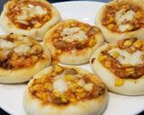 Foto langkah ke 6 dari resep Pizza mini.